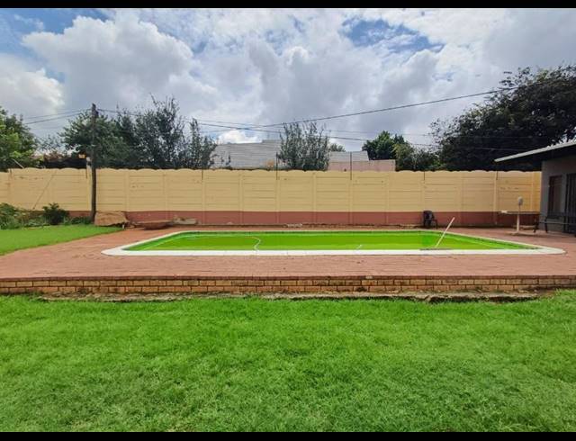 4 BEDROOM HOUSE FOR SALE IN LINMEYER